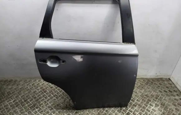 Mitsubishi Outlander Rear door
