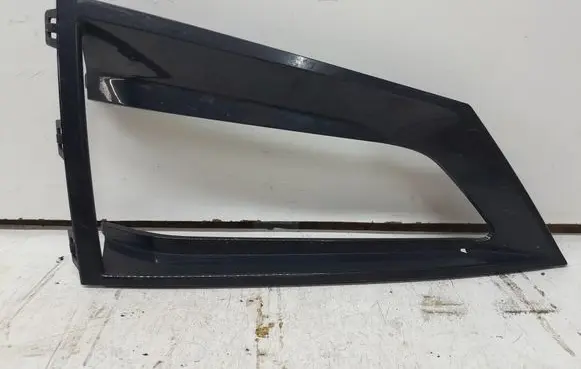 Skoda Fabia Mk4 (6VA) Front fog light trim/grill 6VA807681