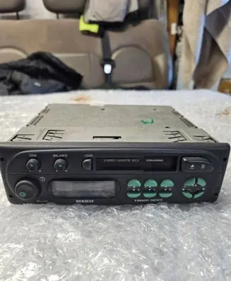 Renault Twingo I Radio/CD/DVD/GPS head unit GR0897P1079380 7701418782