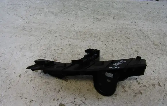 Hyundai i10 Front bumper mounting bracket 86517B9500