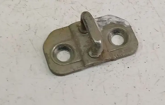 Mercedes-Benz B W245 Front door lock loop/hook striker 