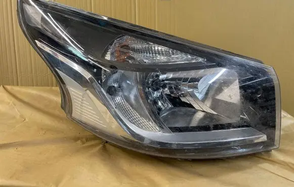 Renault Trafic III (X82) Headlight/headlamp 260105469R