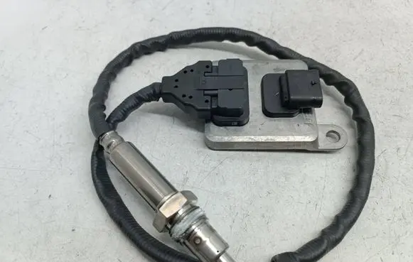 Mercedes-Benz E W212 Lambda probe sensor A0009055712 0009055712