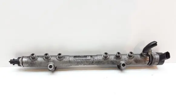 Volvo XC70 Fuel main line pipe 30777554 0445215023