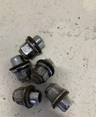 Toyota Auris E180 Nuts/bolts 