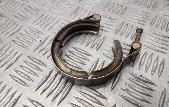 Audi Q3 8U Muffler pipe connector clamp 04L253725B