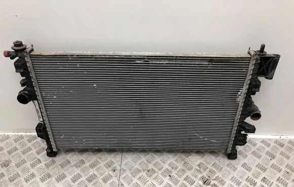 Opel Insignia A Coolant radiator 13241725