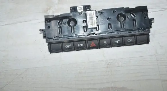 Dacia Duster II A set of switches 28E83332R
