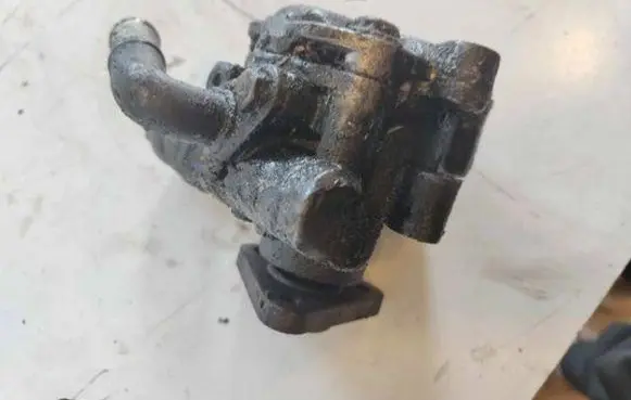 Volkswagen PASSAT B5 Power steering pump