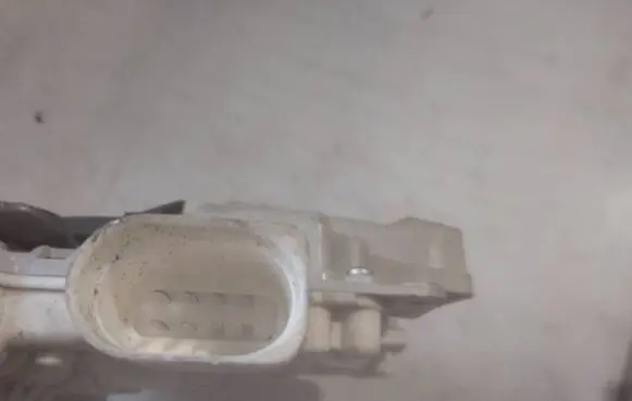 Audi A4 S4 B7 8E 8H Front door lock 8E1837015AA
