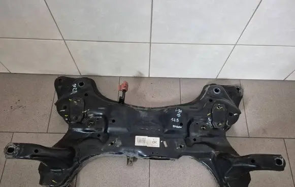 Hyundai i30 Front subframe 62401A6800