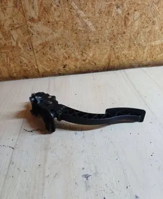 Mitsubishi Outlander Accelerator throttle pedal MN101544 47297435561 07206B3B