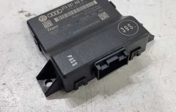 Audi A4 S4 B8 8K Gateway control module 8T0907468H