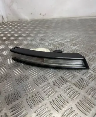 Volkswagen PASSAT B6 Front indicator light 3C0953042H