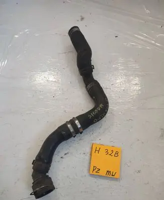 Skoda Octavia Mk2 (1Z) Engine coolant pipe/hose 89744146