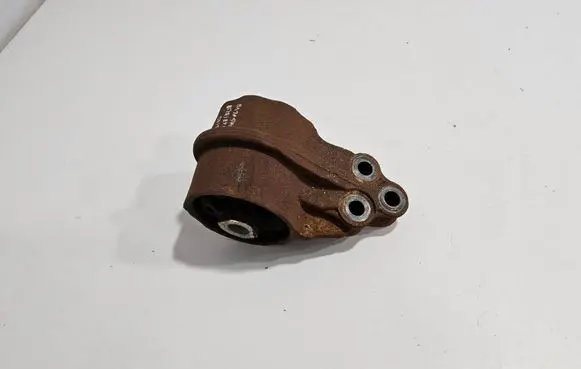 Engine mount bracket