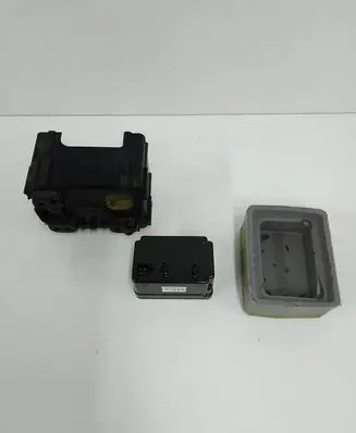 Mercedes-Benz E W212 Central locking vacuum pump 0008003348 A5998200010