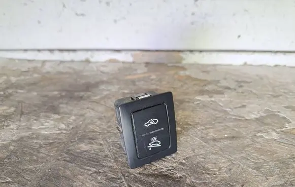 Volkswagen Transporter - Caravelle T5 Alarm switch 7L6959899
