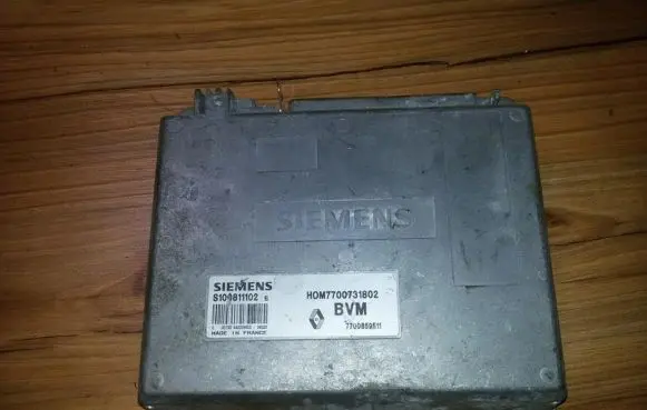 Renault 19 Engine control unit/module hom7700731802 s100811102e
