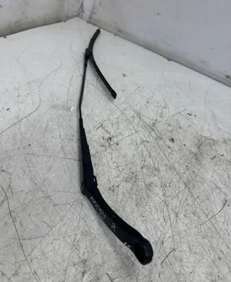 Porsche Macan (95B) Front wiper blade arm W000041784