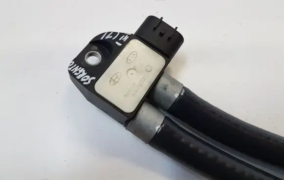KIA Sorento Exhaust pressure sensor 392102F600