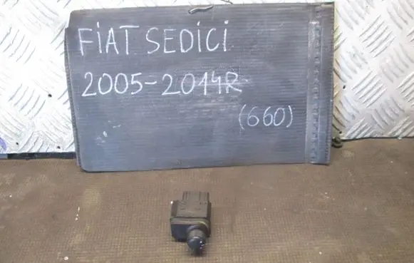 Fiat Stilo Tailgate/trunk/boot open switch 