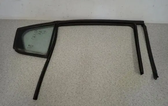 Chevrolet Cruze Sliding door window/glass 