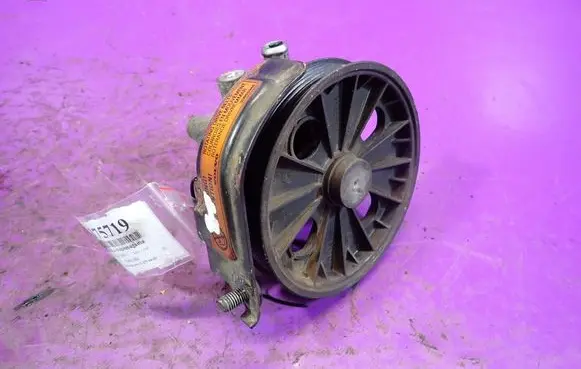 Volvo S40, V40 Power steering pump