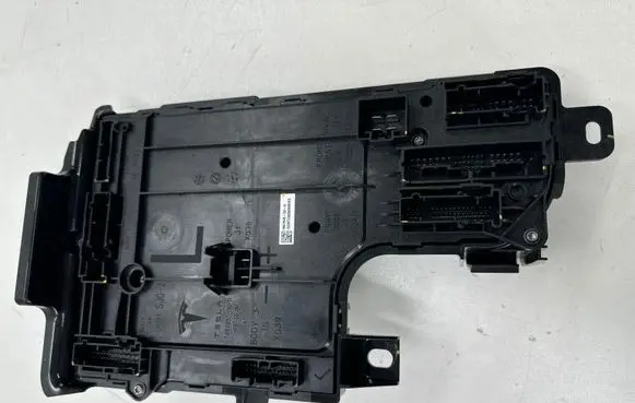 Tesla Model Y Central body control module 149785000D 165764800A 167097600A