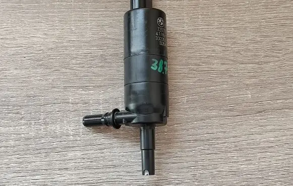 BMW M3 F80 Headlight washer pump 7217792 67637217792 61678374382
