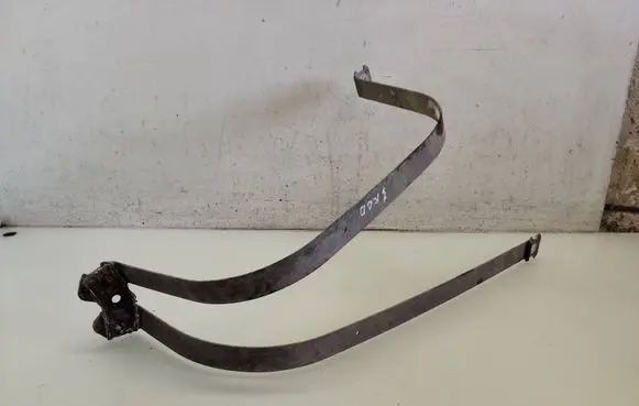 Skoda Superb B5 (3U) Fuel tank mounting bracket 