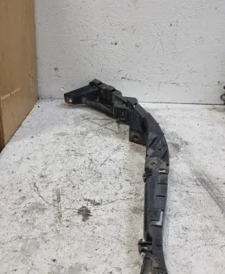 Volkswagen PASSAT B5 Front bumper mounting bracket 3B0807050C