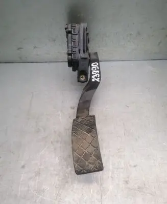 Volkswagen PASSAT B5 Accelerator throttle pedal 8D1721523A
