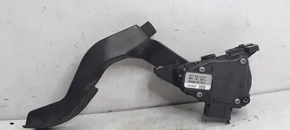 Volkswagen PASSAT B5.5 Accelerator throttle pedal 8D1721523J 6PV00837603
