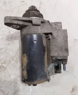 Volkswagen Golf V Starter motor 02z911023f