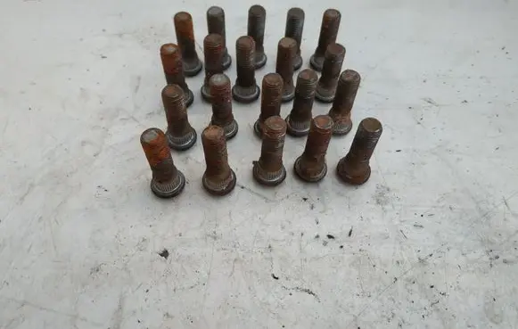Toyota Avensis T250 Nuts/bolts 