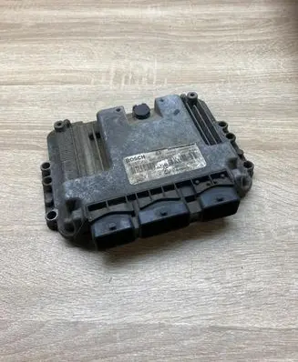 Nissan Primera Engine control unit/module ECU 23710AW323 0281011645