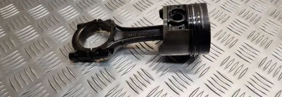 Nissan Primera Piston with connecting rod