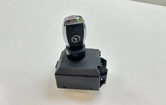 Mercedes-Benz CLA C117 X117 W117 Ignition lock A2469054903