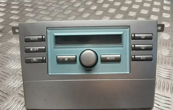 Toyota Corolla Verso AR10 Climate control unit 559000F030