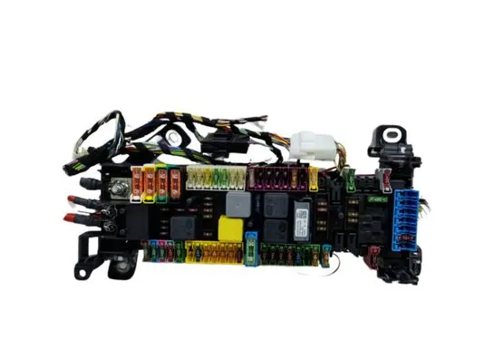 Mercedes-Benz GLA W156 Fuse module A0025428019