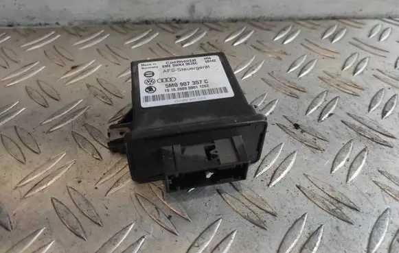 Skoda Octavia Mk2 (1Z) Light module LCM 5M0907357C 5WK49676C