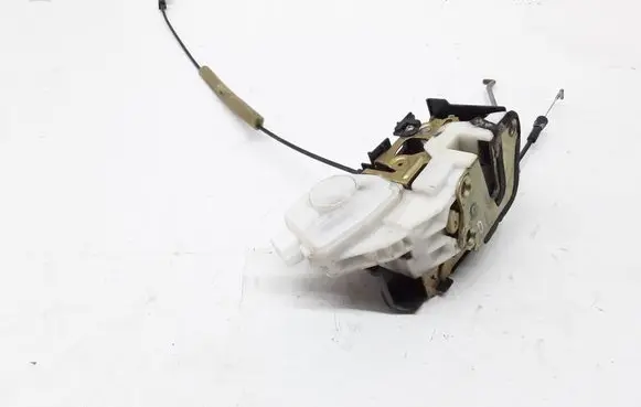 Mitsubishi Pajero Front door lock 