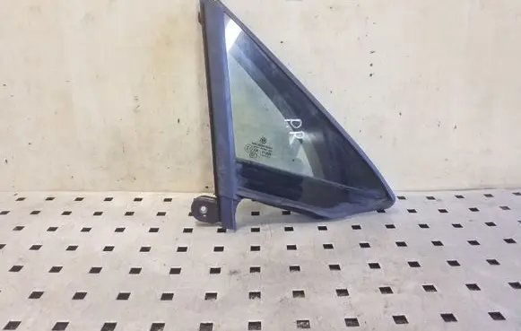 Volkswagen PASSAT B8 Front door vent window glass four-door 3G0845114C
