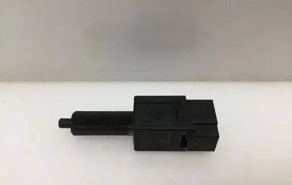 Nissan Juke I F15 Brake pedal sensor switch 