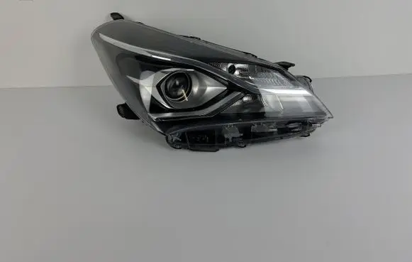 Toyota Yaris Headlight/headlamp 811300DL50