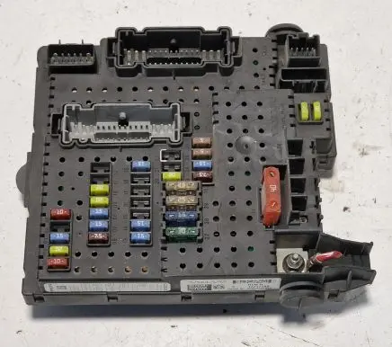 Volvo XC90 Fuse module 8676391 12217799 04W433