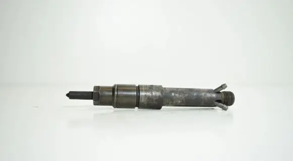 Audi A6 S6 C4 4A Fuel injector 028130202J