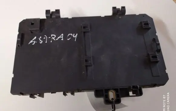 Opel Astra H Fuse module 13145017 5DK00866930