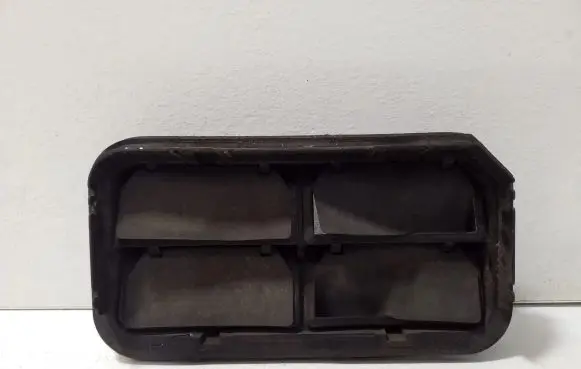 Opel Zafira C Quarter panel pressure vent 9076499